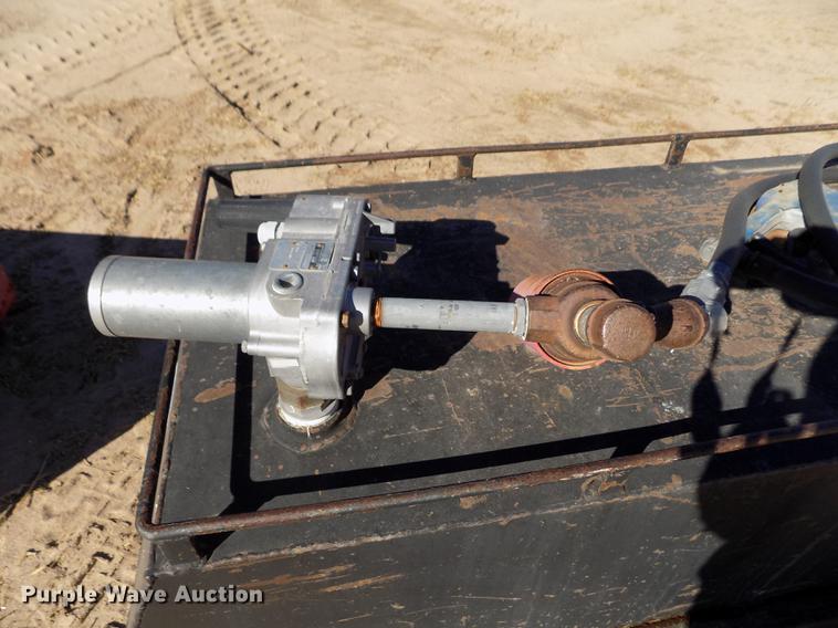 image for item FE9267 (2) fuel tanks