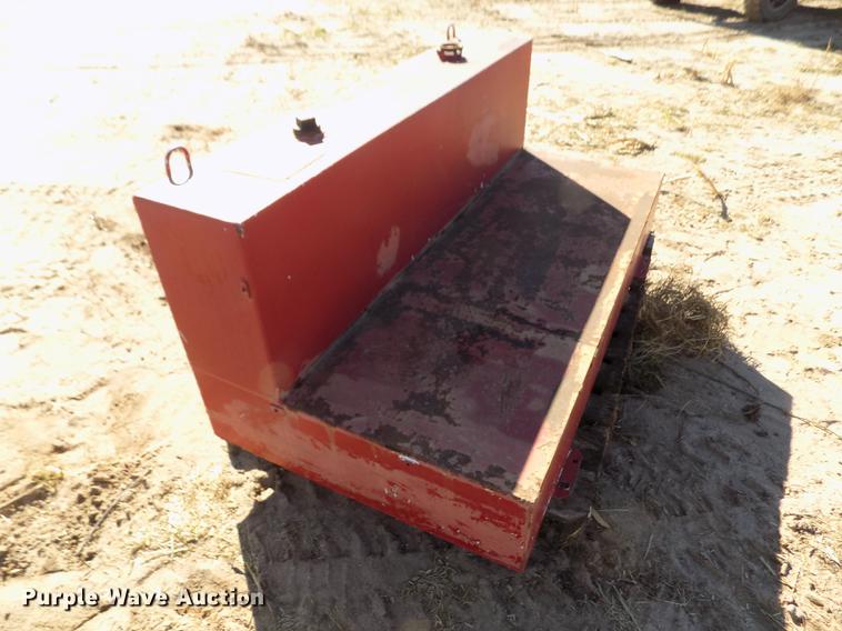 image for item FE9267 (2) fuel tanks