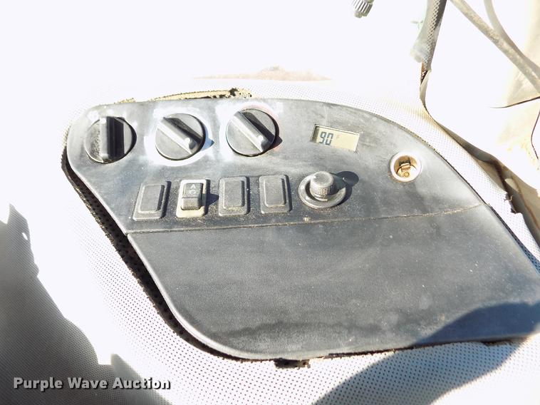 image for item FE9271 2001 Case IH MX270 Magnum MFWD tractor