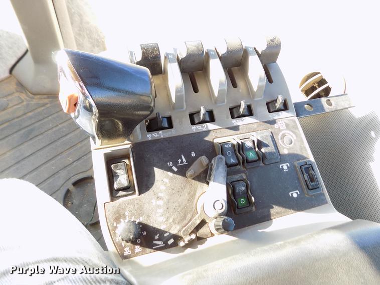 image for item FE9271 2001 Case IH MX270 Magnum MFWD tractor