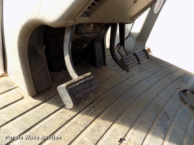 image for item FE9271 2001 Case IH MX270 Magnum MFWD tractor