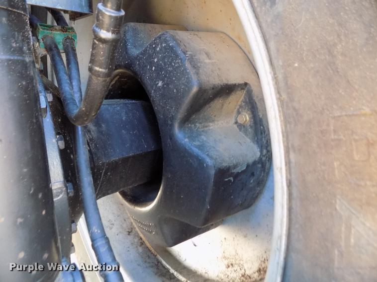 image for item FE9271 2001 Case IH MX270 Magnum MFWD tractor