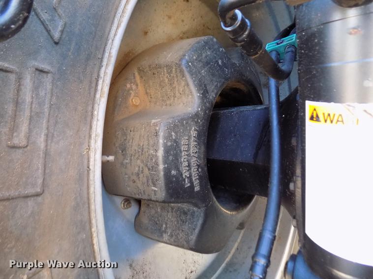 image for item FE9271 2001 Case IH MX270 Magnum MFWD tractor