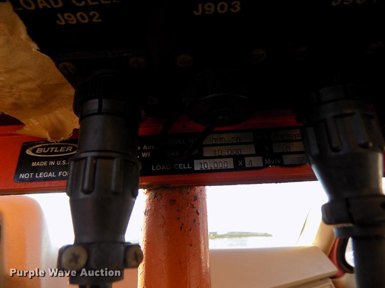 image for item FE9272 1984 Ford F700 feed mixer truck