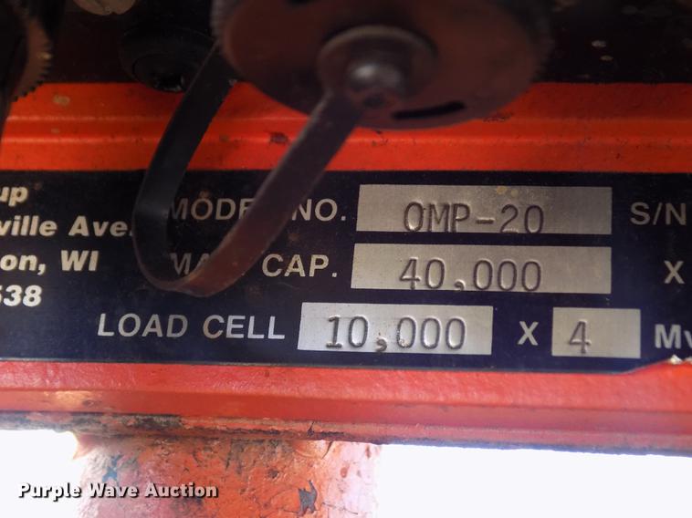 image for item FE9272 1984 Ford F700 feed mixer truck