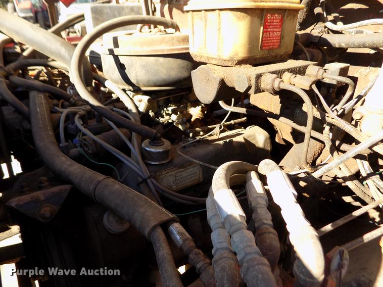 image for item FE9272 1984 Ford F700 feed mixer truck