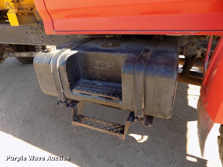 image for item FE9272 1984 Ford F700 feed mixer truck