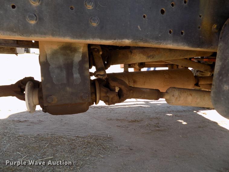 image for item FE9272 1984 Ford F700 feed mixer truck