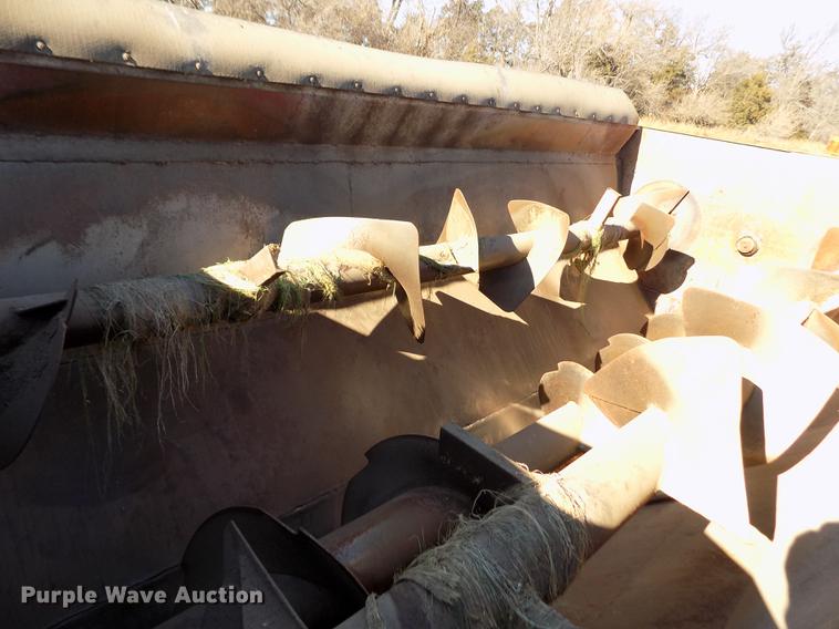 image for item FE9272 1984 Ford F700 feed mixer truck