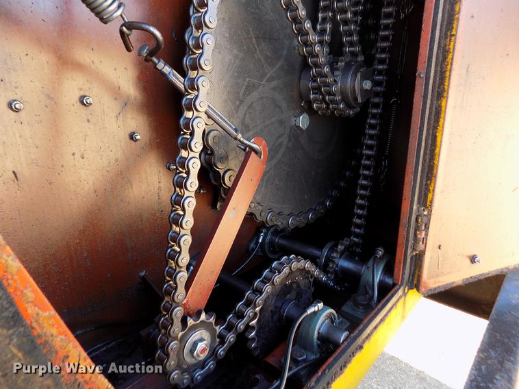 image for item FE9272 1984 Ford F700 feed mixer truck