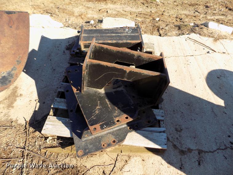 image for item FE9273 (4) Agri-Products saddle tanks