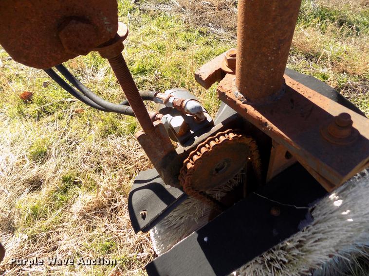 image for item FE9276 (2) feed bunk sweeps