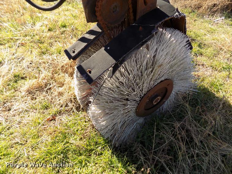 image for item FE9276 (2) feed bunk sweeps