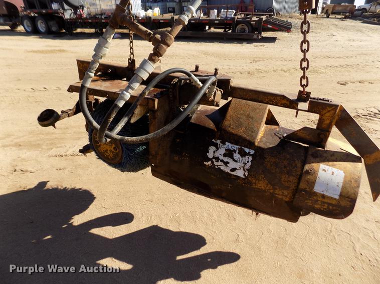 image for item FE9276 (2) feed bunk sweeps