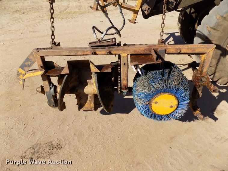 image for item FE9276 (2) feed bunk sweeps