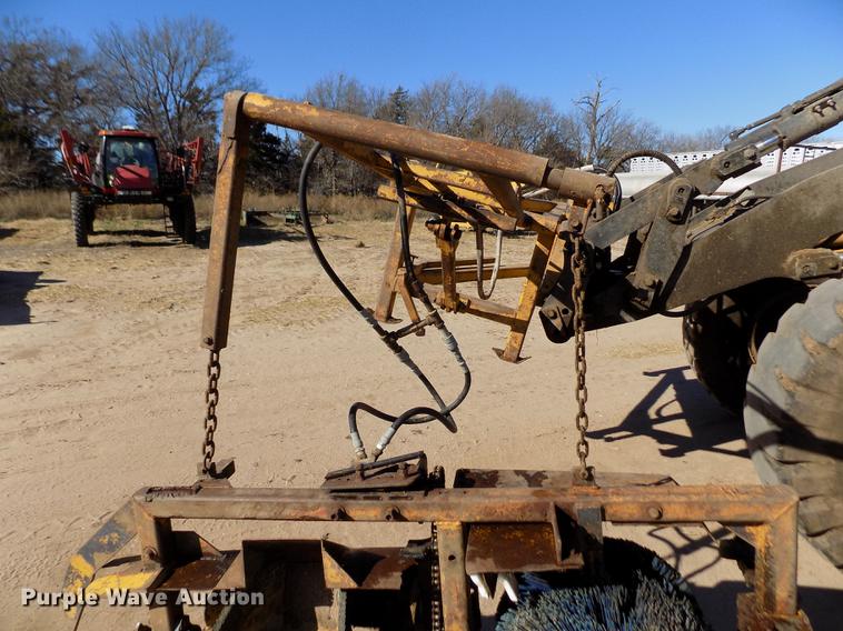 image for item FE9276 (2) feed bunk sweeps