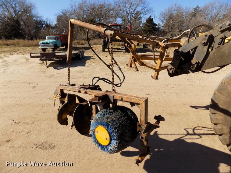 image for item FE9276 (2) feed bunk sweeps