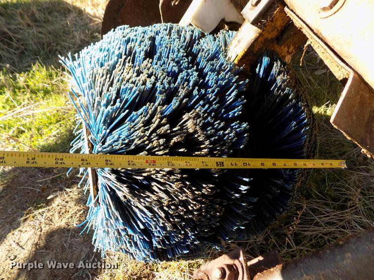 image for item FE9276 (2) feed bunk sweeps