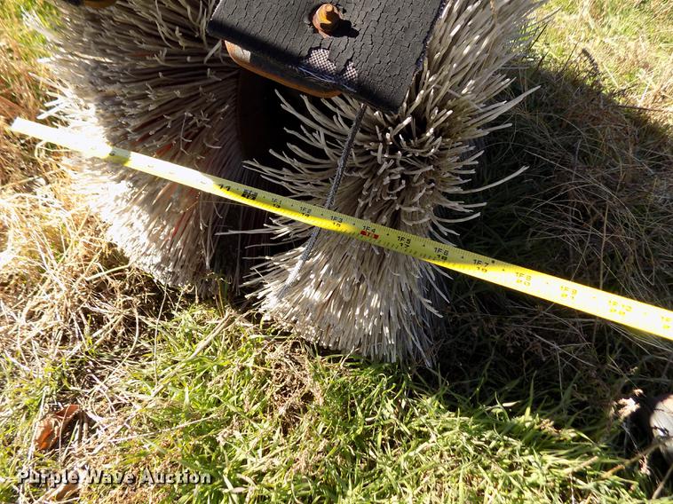 image for item FE9276 (2) feed bunk sweeps