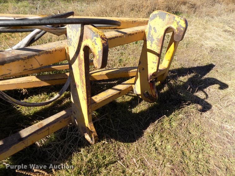 image for item FE9276 (2) feed bunk sweeps