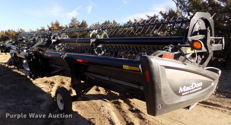 image for item FE9277 2013 MacDon FD75D draper flex head