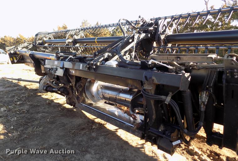 image for item FE9277 2013 MacDon FD75D draper flex head