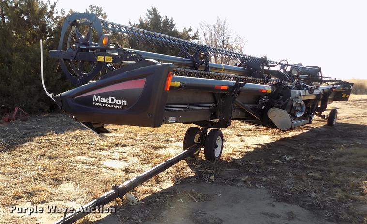 image for item FE9277 2013 MacDon FD75D draper flex head