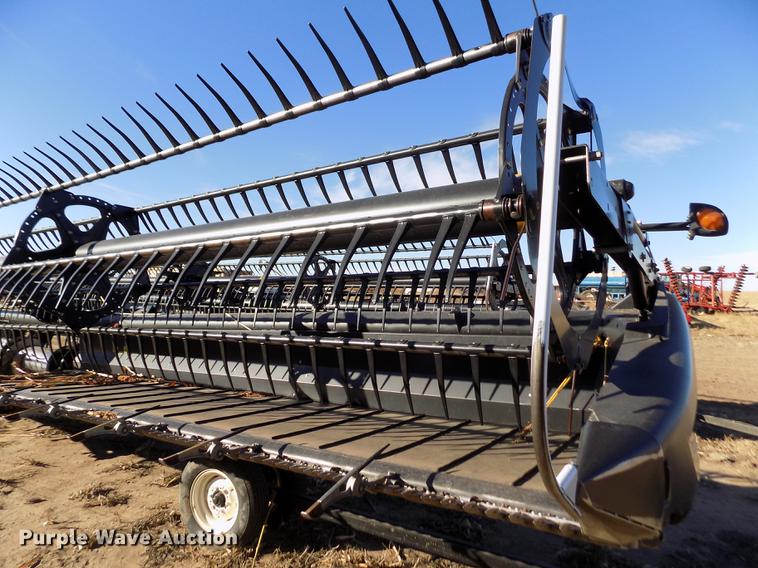 image for item FE9277 2013 MacDon FD75D draper flex head