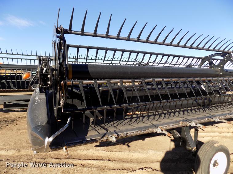 image for item FE9277 2013 MacDon FD75D draper flex head