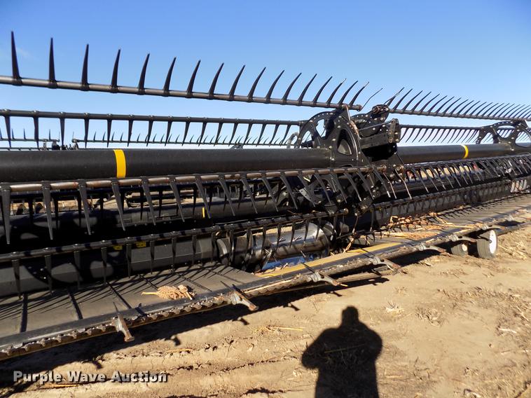 image for item FE9277 2013 MacDon FD75D draper flex head