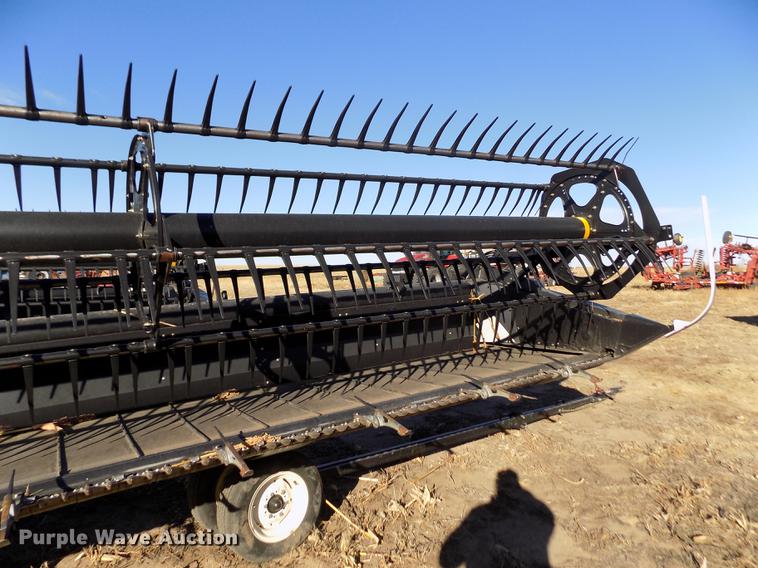 image for item FE9277 2013 MacDon FD75D draper flex head