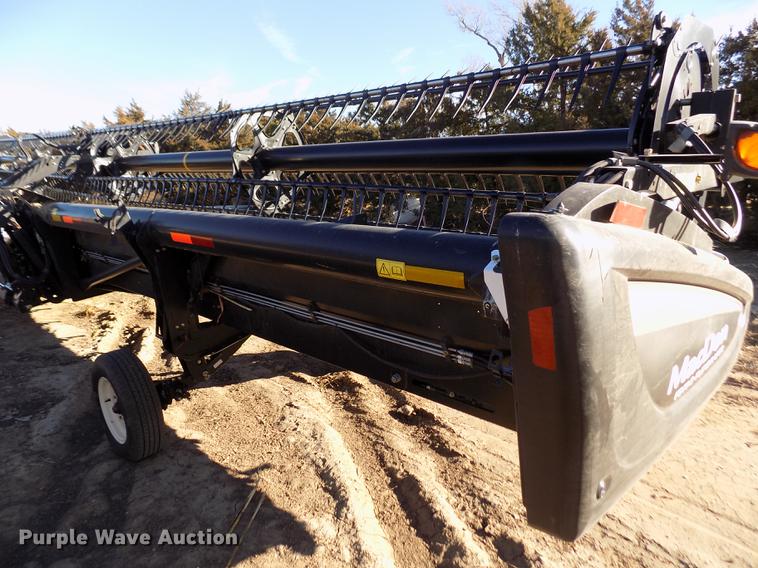 image for item FE9277 2013 MacDon FD75D draper flex head