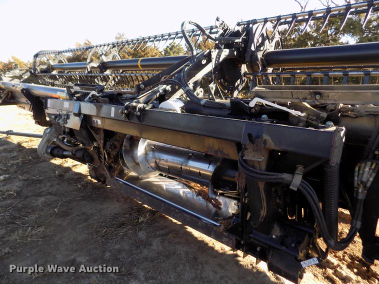 image for item FE9277 2013 MacDon FD75D draper flex head