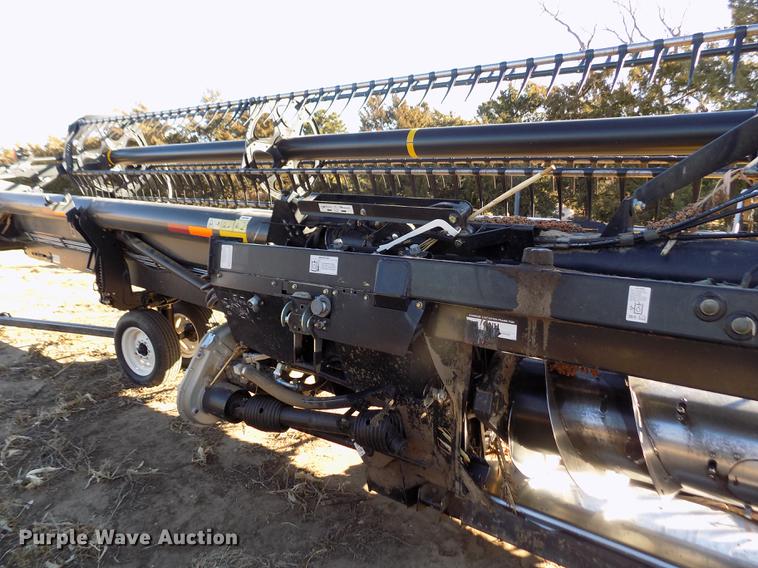 image for item FE9277 2013 MacDon FD75D draper flex head