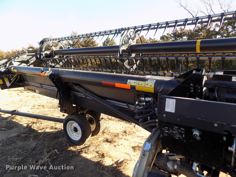 image for item FE9277 2013 MacDon FD75D draper flex head