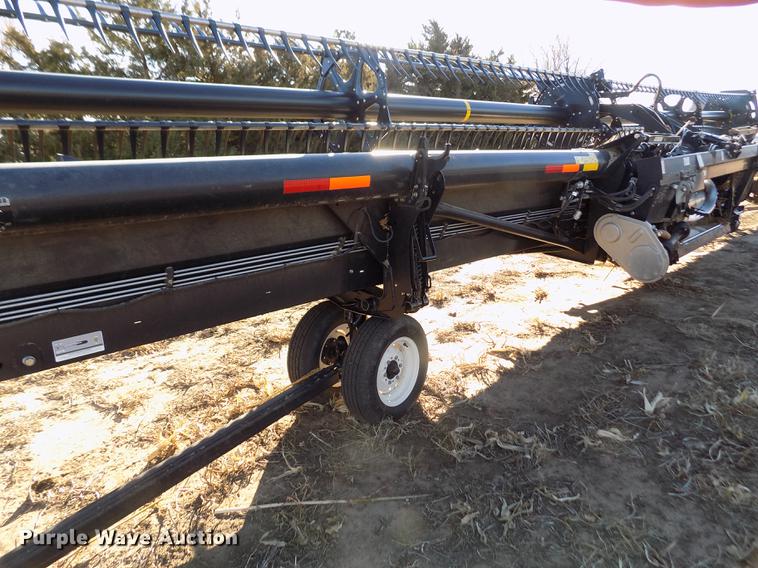 image for item FE9277 2013 MacDon FD75D draper flex head