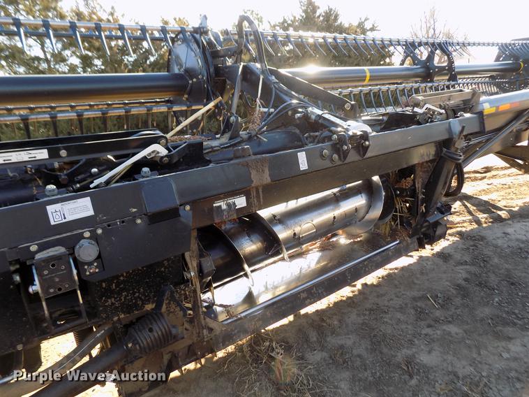 image for item FE9277 2013 MacDon FD75D draper flex head