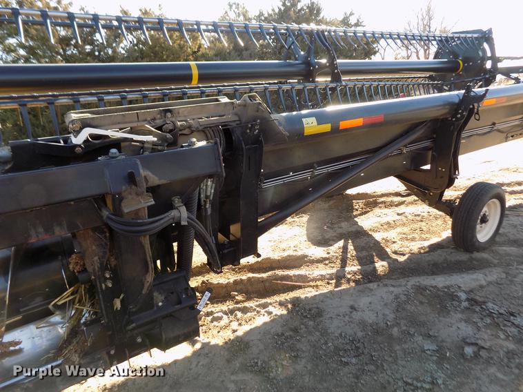 image for item FE9277 2013 MacDon FD75D draper flex head