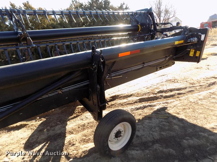 image for item FE9277 2013 MacDon FD75D draper flex head