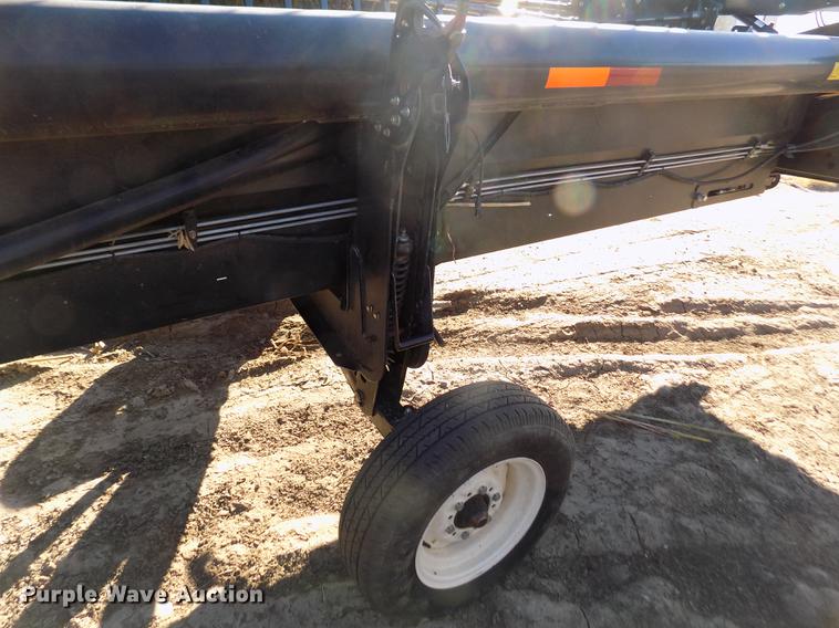 image for item FE9277 2013 MacDon FD75D draper flex head