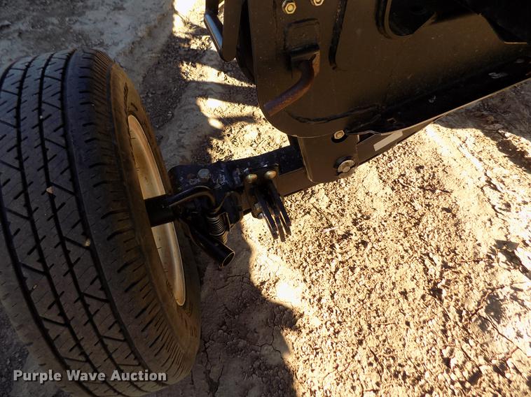 image for item FE9277 2013 MacDon FD75D draper flex head