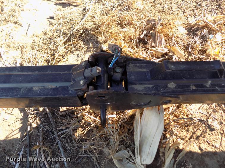 image for item FE9277 2013 MacDon FD75D draper flex head