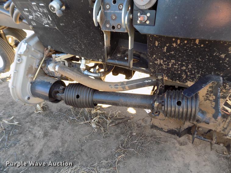 image for item FE9277 2013 MacDon FD75D draper flex head