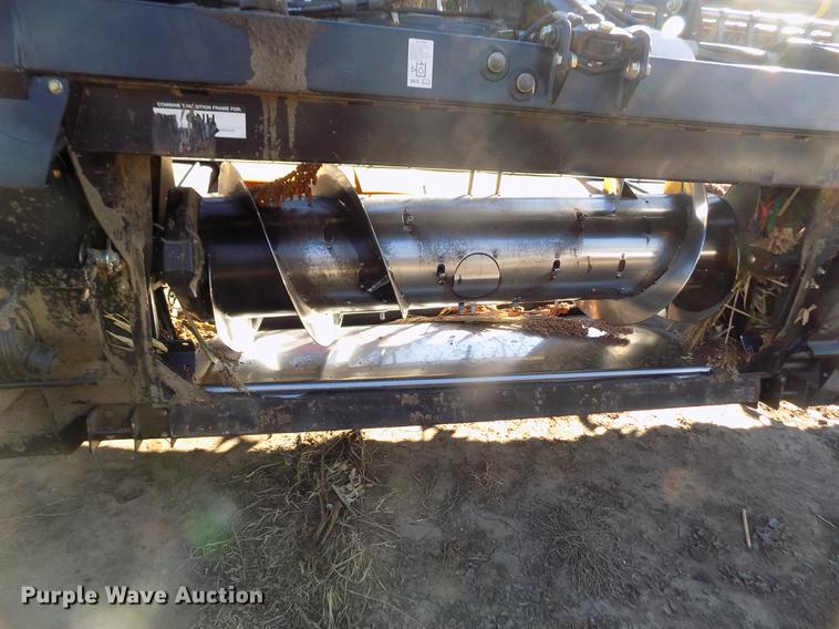 image for item FE9277 2013 MacDon FD75D draper flex head