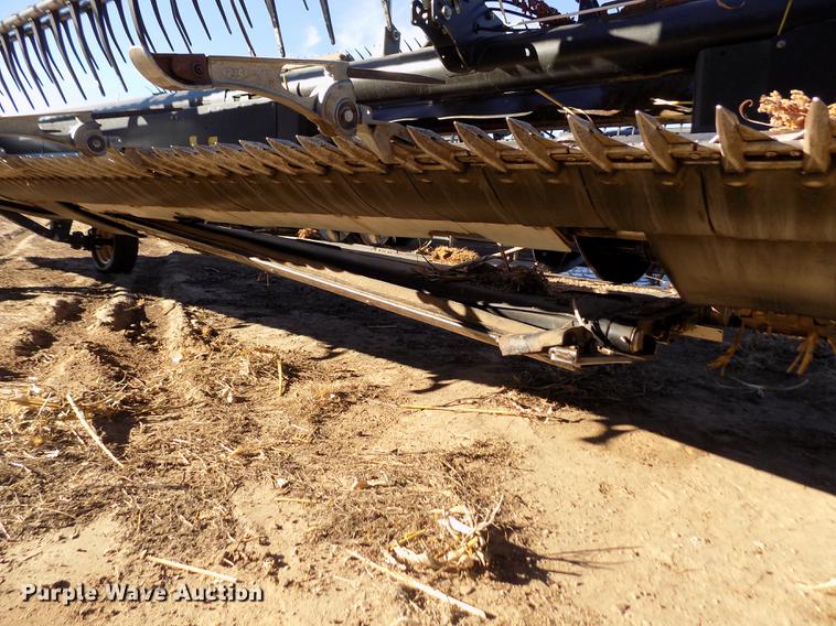 image for item FE9277 2013 MacDon FD75D draper flex head