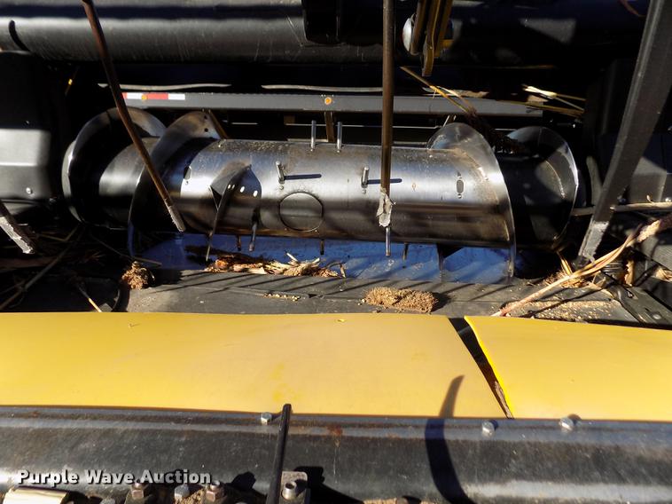 image for item FE9277 2013 MacDon FD75D draper flex head