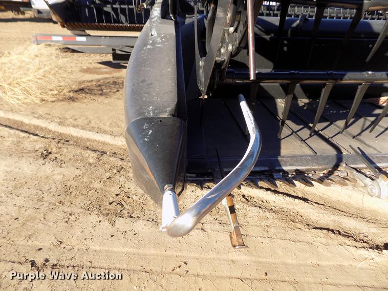 image for item FE9277 2013 MacDon FD75D draper flex head