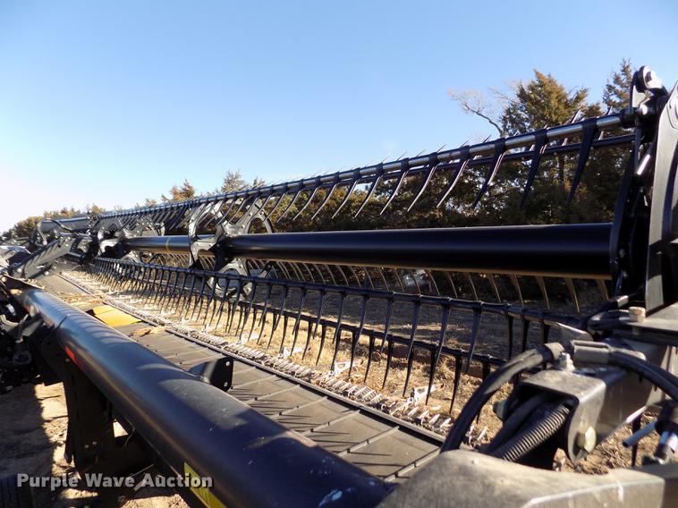 image for item FE9277 2013 MacDon FD75D draper flex head