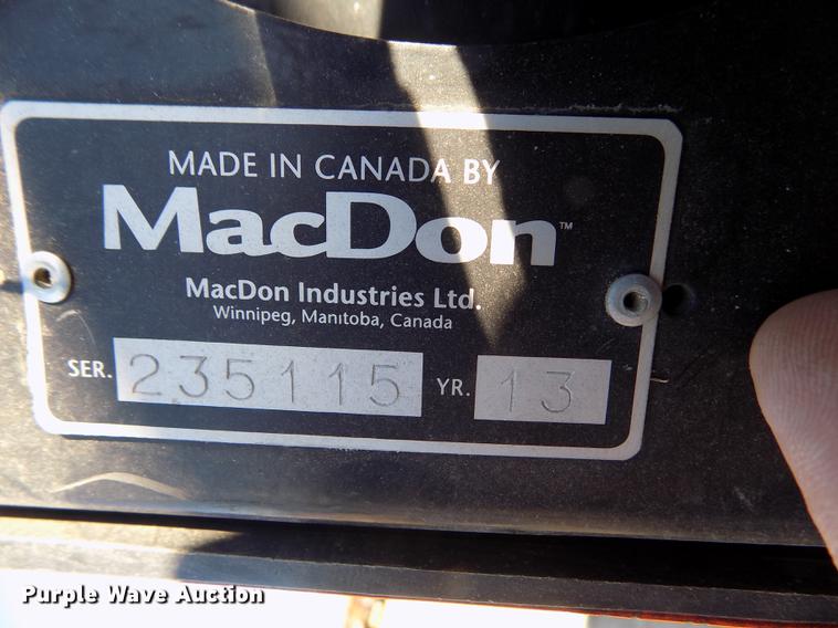 image for item FE9277 2013 MacDon FD75D draper flex head