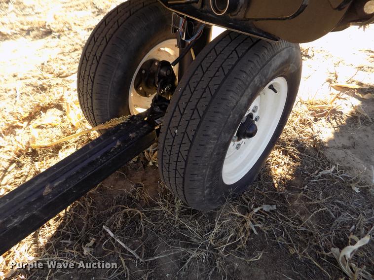 image for item FE9277 2013 MacDon FD75D draper flex head